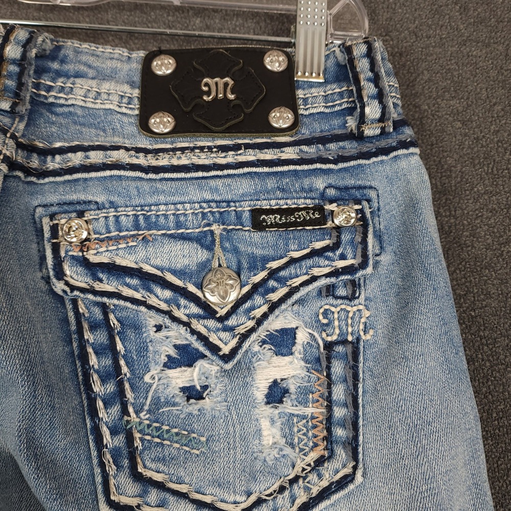 Miss Me JE5866P Cuffed Capri Jeans Women 28 Light Wash Distressed Blue Denim - Picture 5 of 12
